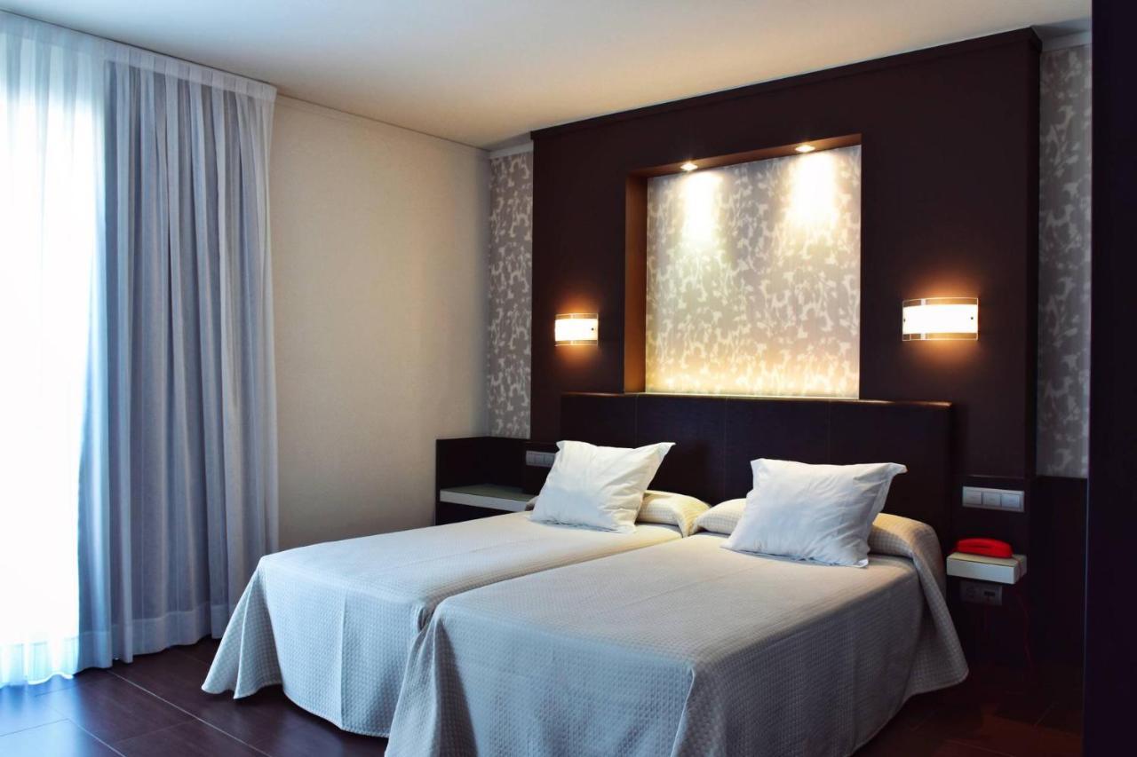 Hotel Alda Carril บิลาการ์เซีย เด อาโรว์ซา ภายนอก รูปภาพ