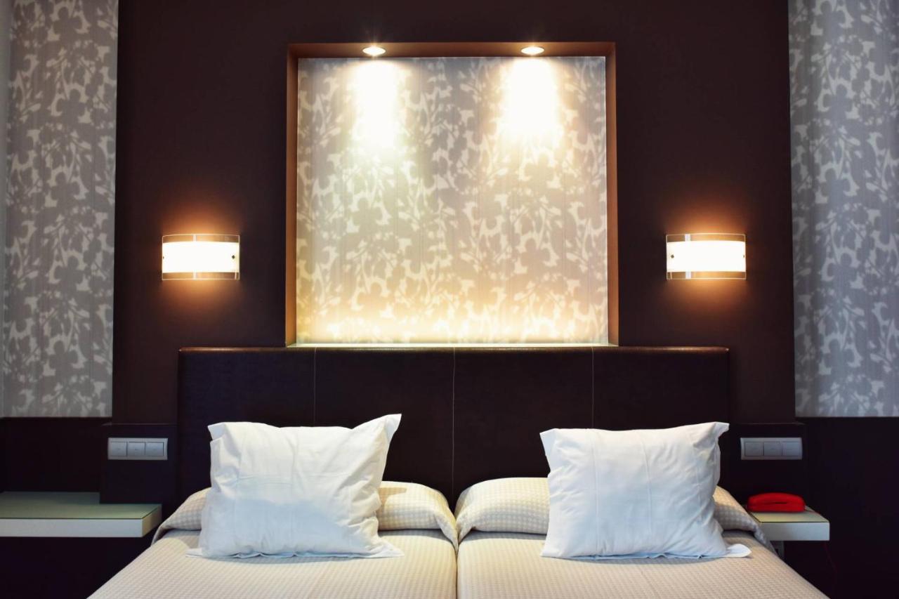 Hotel Alda Carril บิลาการ์เซีย เด อาโรว์ซา ภายนอก รูปภาพ