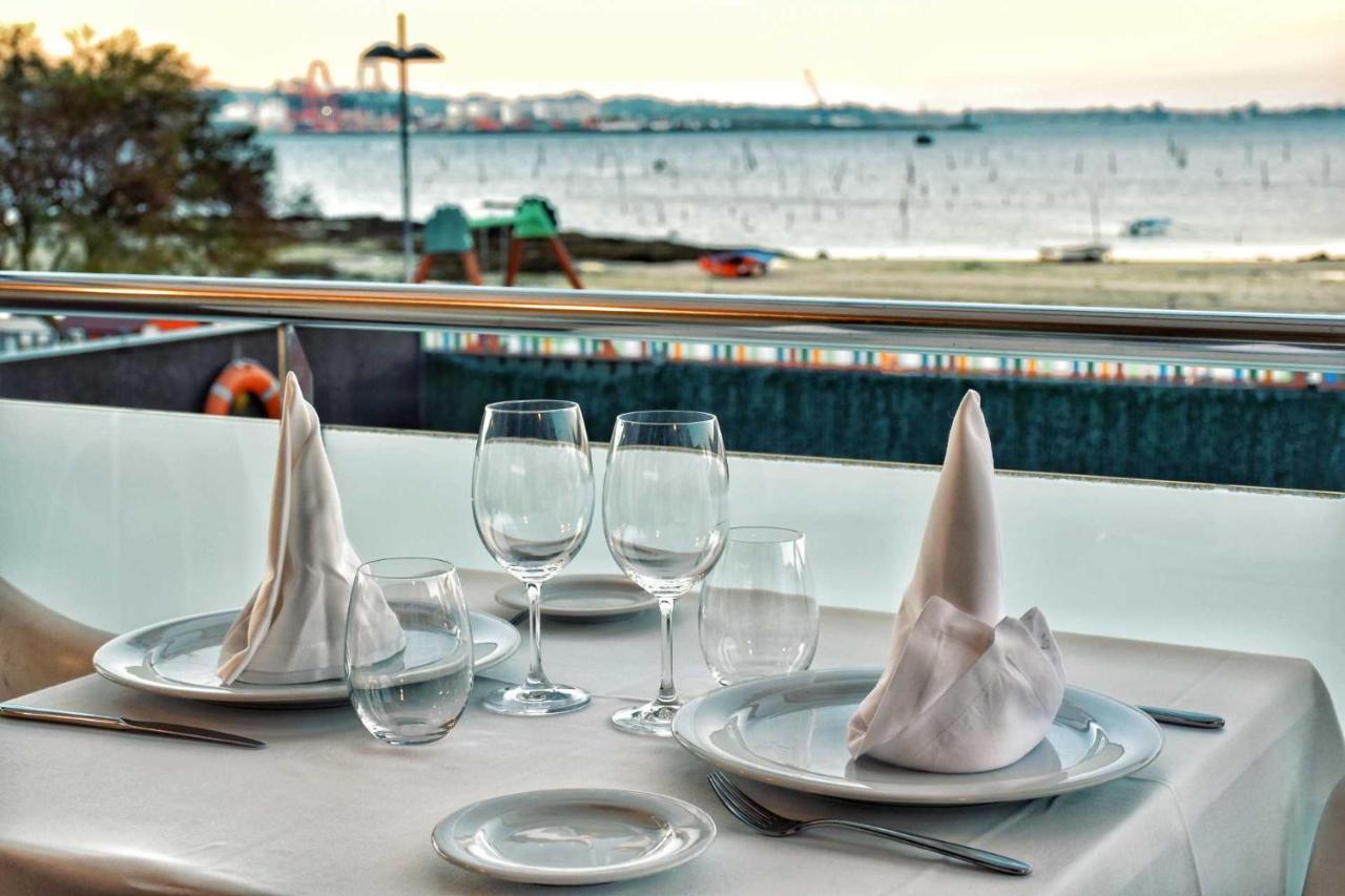 Hotel Alda Carril บิลาการ์เซีย เด อาโรว์ซา ภายนอก รูปภาพ